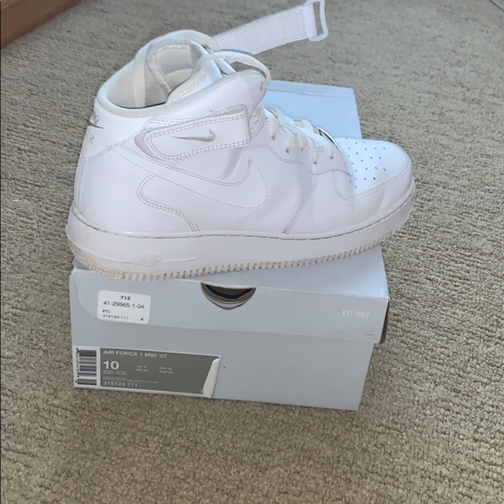 Air Forces 1